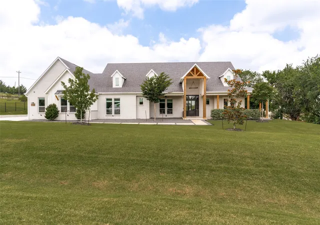 Photo 2 of Single family home for sale at 1404 Tucker Pl, Celina, TX 75009 | MLS# 21309913 | Listing updated on 2026-09-19