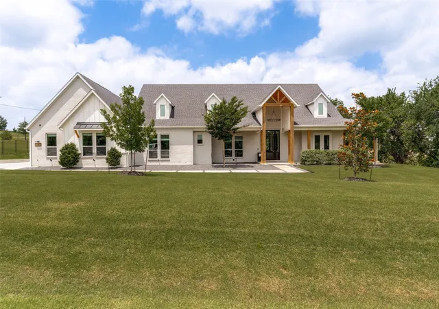 Photo 3 of Single family home for sale at 1404 Tucker Pl, Celina, TX 75009 | MLS# 21309913 | Listing updated on 2026-09-19