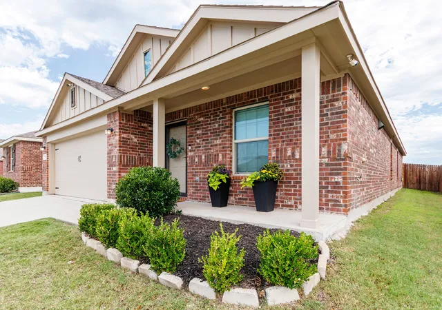 Photo 1 of Sale Pending at 1706 Deerchase Dr, Anna, TX 75409 | MLS# 21290668 | Listing updated on 2026-09-24