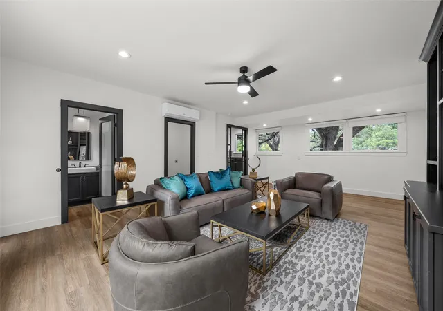 Photo 2 of Single family home for sale at 4916 Ridgeview Dr, Waco, TX 76710 | MLS# 21310926 | Listing updated on 2026-09-08