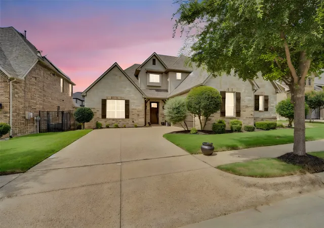 Photo 2 of Single family home for sale at 6409 Vintage Lake Dr, Arlington, TX 76016 | MLS# 21312553 | Listing updated on 2026-09-13