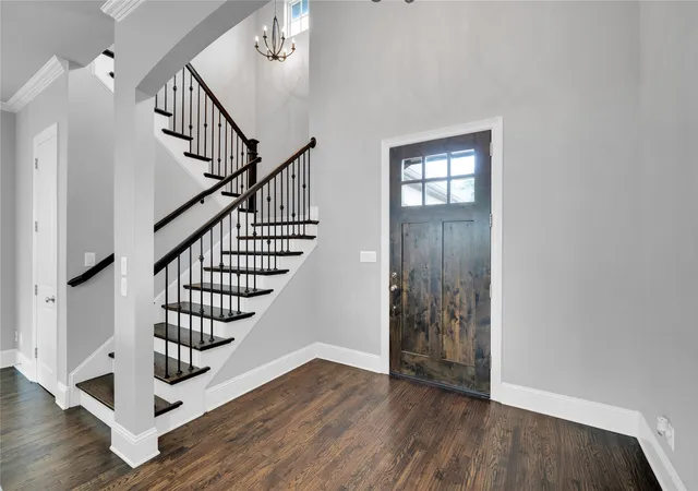 Photo 4 of Single family home for sale at 6409 Vintage Lake Dr, Arlington, TX 76016 | MLS# 21312553 | Listing updated on 2026-09-13