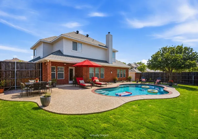 Photo 2 of Single family home for sale at 1201 Forest Green Dr, Kennedale, TX 76060 | MLS# 21311869 | Listing updated on 2026-09-29