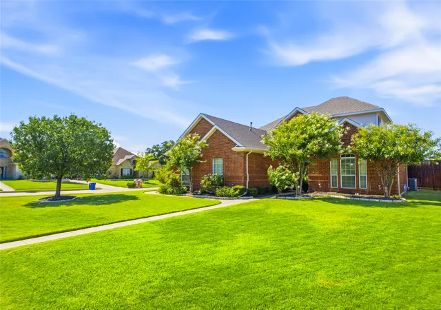 Photo 1 of Single family home for sale at 1201 Forest Green Dr, Kennedale, TX 76060 | MLS# 21311869 | Listing updated on 2026-09-29