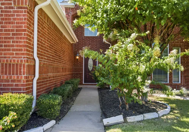 Photo 3 of Single family home for sale at 1201 Forest Green Dr, Kennedale, TX 76060 | MLS# 21311869 | Listing updated on 2026-09-29