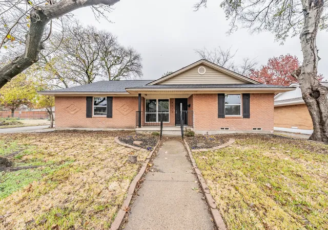Photo 2 of Single family home for sale at 4518 Live Oak Dr, Mesquite, TX 75150 | MLS# 21312504 | Listing updated on 2026-09-12