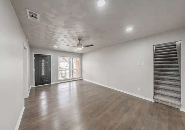 Photo 4 of Sale Pending at 4518 Live Oak Dr, Mesquite, TX 75150 | MLS# 21312504 | Listing updated on 2026-09-30