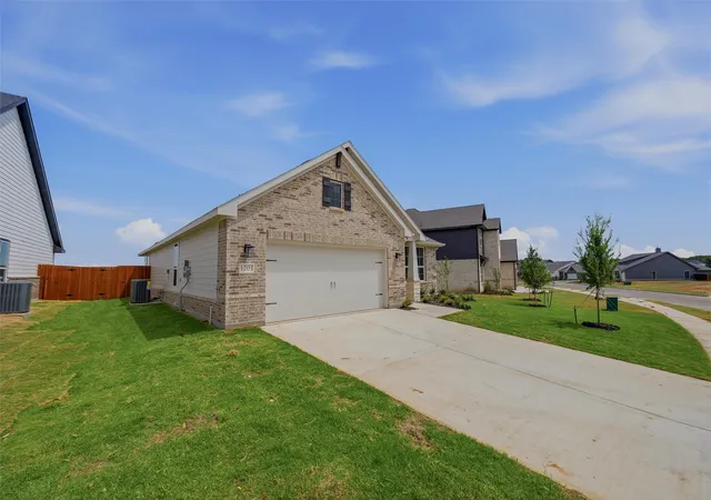 Photo 3 of Single family home for sale at 1201 Colca Dr, Springtown, TX 76082 | MLS# 21312640 | Listing updated on 2026-10-07