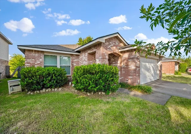 Photo 2 of Sale Pending at 5504 Camarillo Dr, Fort Worth, TX 76244 | MLS# 21312652 | Listing updated on 2026-07-30