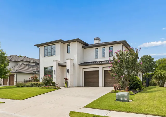 Photo 3 of Sale Pending at 8605 Colina Ter, Fort Worth, TX 76126 | MLS# 21312314 | Listing updated on 2026-09-11