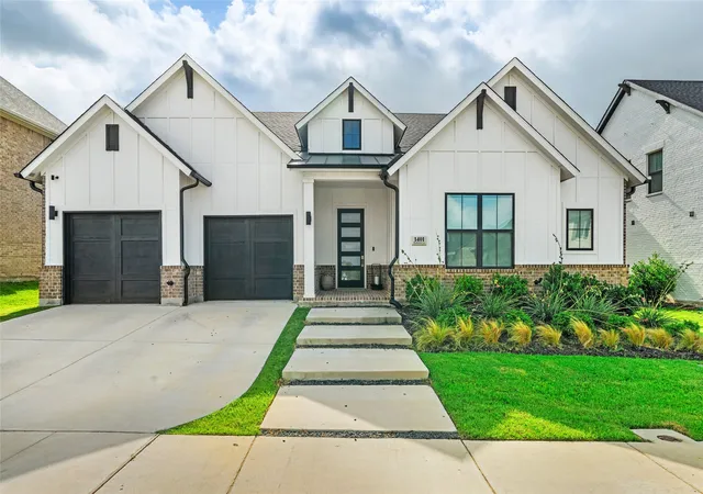 Photo 1 of Single family home for sale at 1401 Redbrick Ln, Justin, TX 76247 | MLS# 21302076 | Listing updated on 2026-09-11