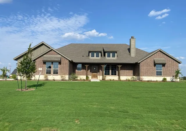 Photo 1 of Single family home for sale at 118 Sunny Side Rd, Valley View, TX 76272 | MLS# 21312875 | Listing updated on 2026-09-12