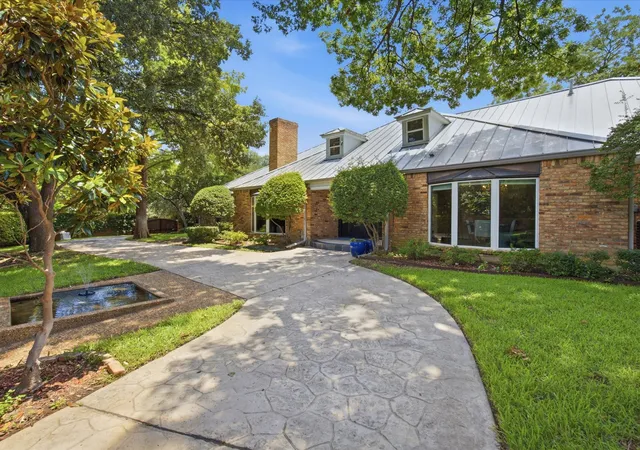 Photo 2 of Mansion for sale at 6160 Spring Valley Rd, Dallas, TX 75254 | MLS# 21312301 | Listing updated on 2026-09-12