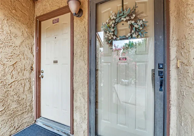 Photo 3 of Sale Pending at 1109 Calico Ln #1822, Arlington, TX 76011 | MLS# 21312307 | Listing updated on 2026-09-10