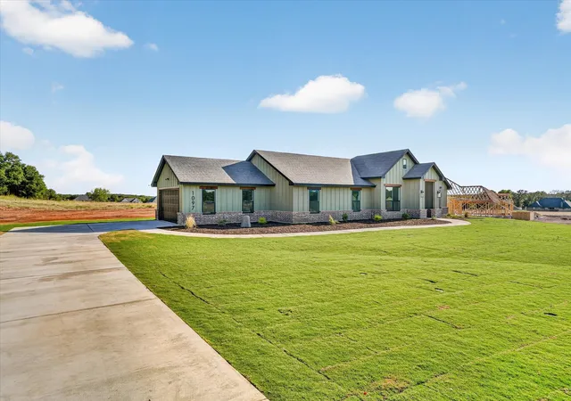 Photo 3 of Single family home for sale at 1097 Colt Rd, Springtown, TX 76082 | MLS# 21313009 | Listing updated on 2026-09-28