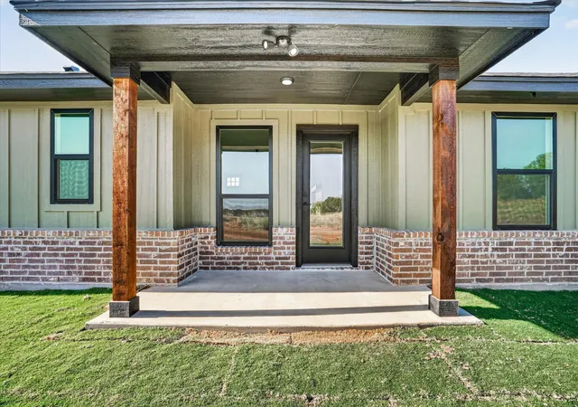 Photo 4 of Single family home for sale at 1097 Colt Rd, Springtown, TX 76082 | MLS# 21313009 | Listing updated on 2026-09-28