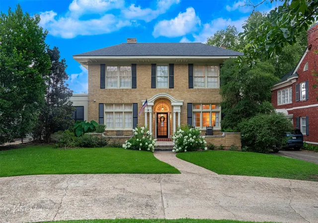 Photo 1 of Single family home for sale at 235 Gladstone Blvd, Shreveport, LA 71104 | MLS# 21312690 | Listing updated on 2026-09-13