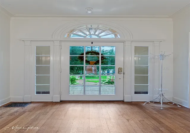 Photo 2 of Single family home for sale at 235 Gladstone Blvd, Shreveport, LA 71104 | MLS# 21312690 | Listing updated on 2026-09-13