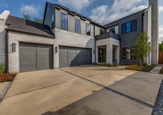 Photo 2 of Single family home for sale at 1606 Old Gate Ln, Dallas, TX 75218 | MLS# 21312248 | Listing updated on 2026-09-10