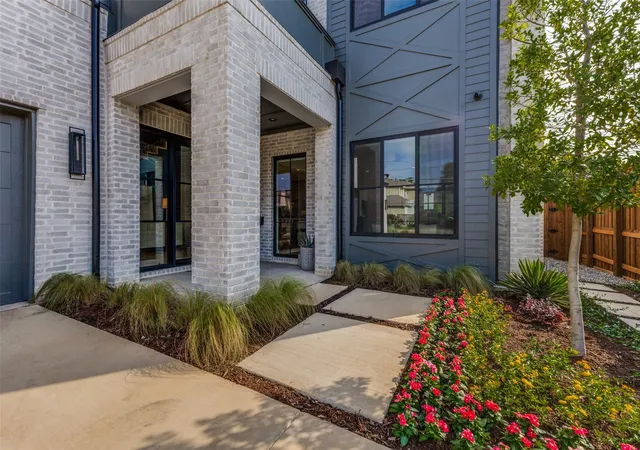 Photo 3 of Single family home for sale at 1606 Old Gate Ln, Dallas, TX 75218 | MLS# 21312248 | Listing updated on 2026-09-10
