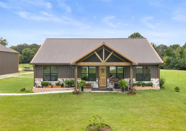Photo 1 of Single family home for sale at 13217 Farm Road 195, Paris, TX 75462 | MLS# 21313062 | Listing updated on 2026-09-10