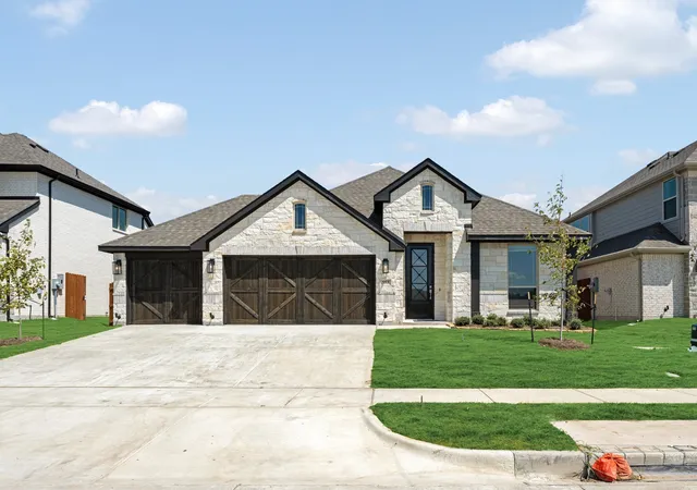 Photo 1 of Single family home for sale at 553 Red Maple Rd, Waxahachie, TX 75165 | MLS# 21313200 | Listing updated on 2026-10-05