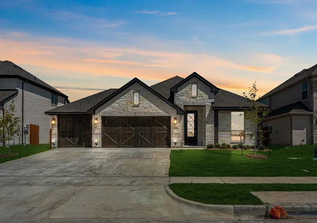 Photo 2 of Single family home for sale at 553 Red Maple Rd, Waxahachie, TX 75165 | MLS# 21313200 | Listing updated on 2026-10-05