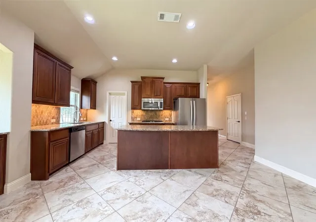 Photo 2 of Single family home for sale at 4309 Gleneagles Dr, Mansfield, TX 76063 | MLS# 21313218 | Listing updated on 2026-10-05