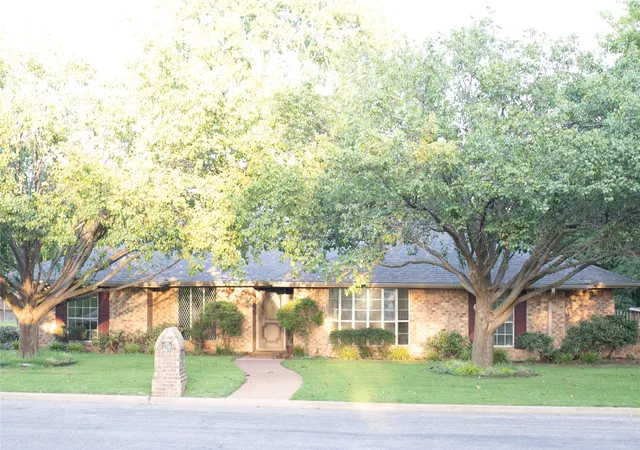 Photo 1 of Single family home for sale at 3001 Redbud Trl, Sherman, TX 75092 | MLS# 21313244 | Listing updated on 2026-09-13