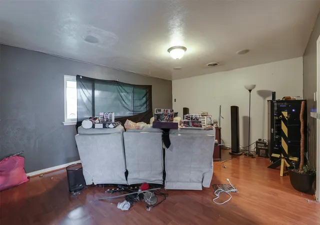 Photo 3 of Single family home for sale at 7001 Overhill Rd, Fort Worth, TX 76116 | MLS# 21311778 | Listing updated on 2026-09-10