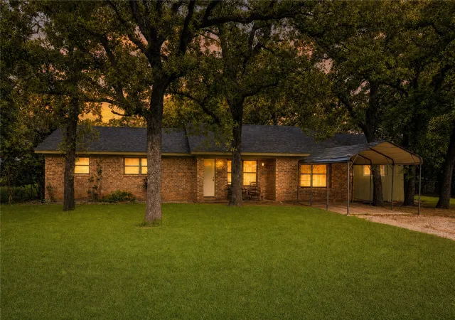 Photo 1 of Sale Pending at 116 La Estada Dr, Weatherford, TX 76088 | MLS# 21280994 | Listing updated on 2026-10-05