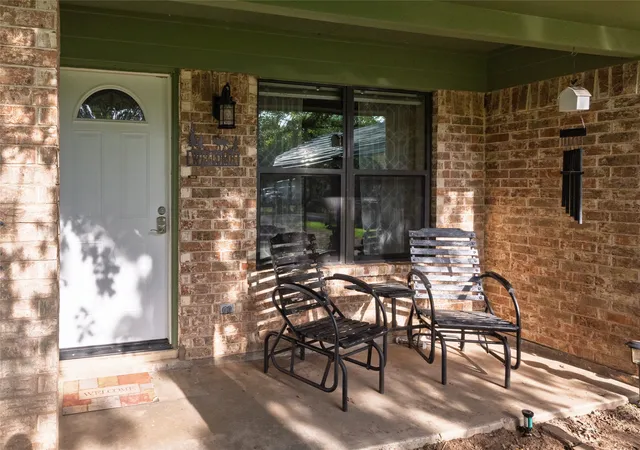 Photo 3 of Sale Pending at 116 La Estada Dr, Weatherford, TX 76088 | MLS# 21280994 | Listing updated on 2026-10-05