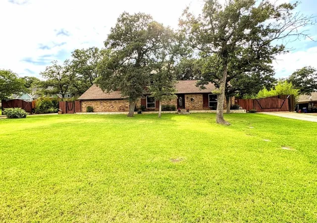 Photo 1 of Single family home for sale at 1212 Vera Ln, Kennedale, TX 76060 | MLS# 21313384 | Listing updated on 2026-09-12
