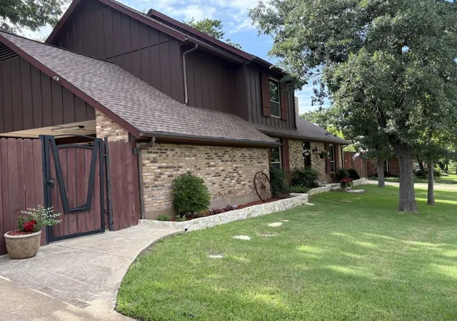 Photo 3 of Single family home for sale at 1212 Vera Ln, Kennedale, TX 76060 | MLS# 21313384 | Listing updated on 2026-09-12