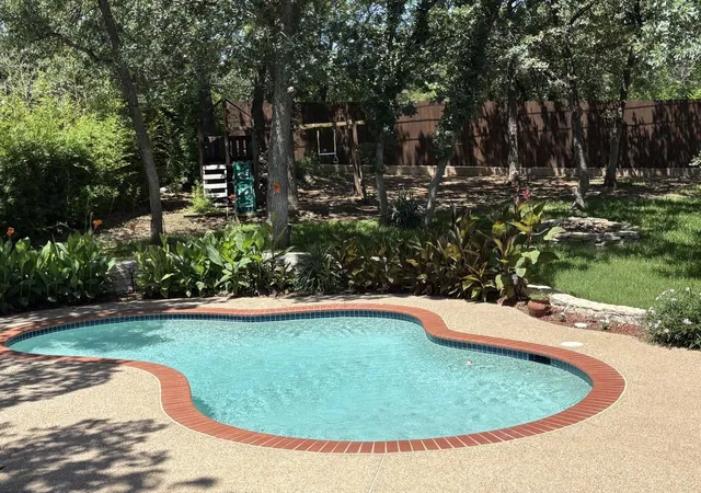 Photo 4 of Single family home for sale at 1212 Vera Ln, Kennedale, TX 76060 | MLS# 21313384 | Listing updated on 2026-09-12