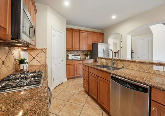 Photo 4 of Single family home for sale at 3512 Black Gold Dr, Mc Kinney, TX 75070 | MLS# 21312773 | Listing updated on 2026-09-14