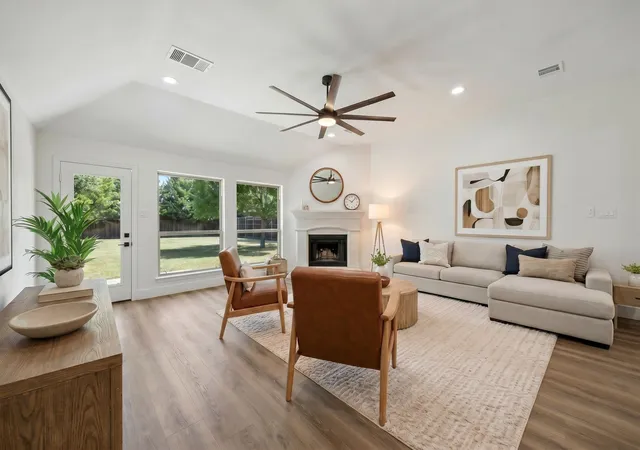 Photo 3 of Single family home for sale at 10516 Sedalia Dr, Mc Kinney, TX 75072 | MLS# 21310706 | Listing updated on 2026-09-11