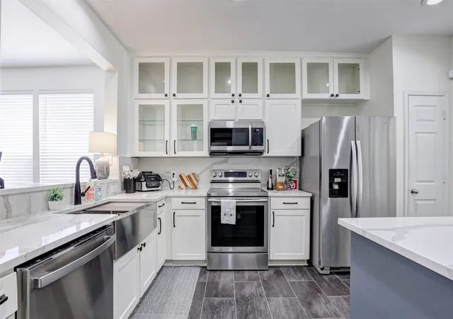 Photo 1 of Sale Pending at 10716 Traymore Dr, Fort Worth, TX 76244 | MLS# 21311751 | Listing updated on 2026-09-20