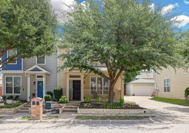 Photo 2 of Sale Pending at 10716 Traymore Dr, Fort Worth, TX 76244 | MLS# 21311751 | Listing updated on 2026-09-20