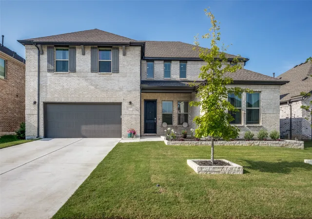 Single family home for sale at 136 Nora Ln, Lake Dallas, TX 75065 | MLS# 21313478
