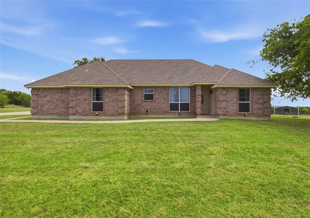 Photo 1 of Single family home for sale at 8116 Clearview Ct, Cresson, TX 76035 | MLS# 21310888 | Listing updated on 2026-09-09