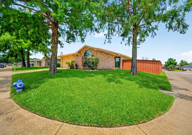 Photo 1 of Single family home for sale at 9339 Crimnson Ct, Dallas, TX 75217 | MLS# 21313637 | Listing updated on 2026-09-18