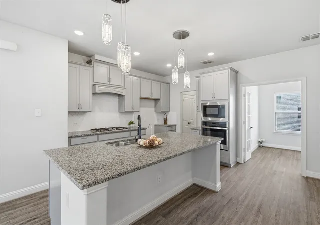 Photo 2 of Single family home for sale at 138 Peach Orchard Ln, Euless, TX 76040 | MLS# 21313513 | Listing updated on 2026-09-10