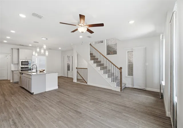 Photo 3 of Single family home for sale at 138 Peach Orchard Ln, Euless, TX 76040 | MLS# 21313513 | Listing updated on 2026-09-10