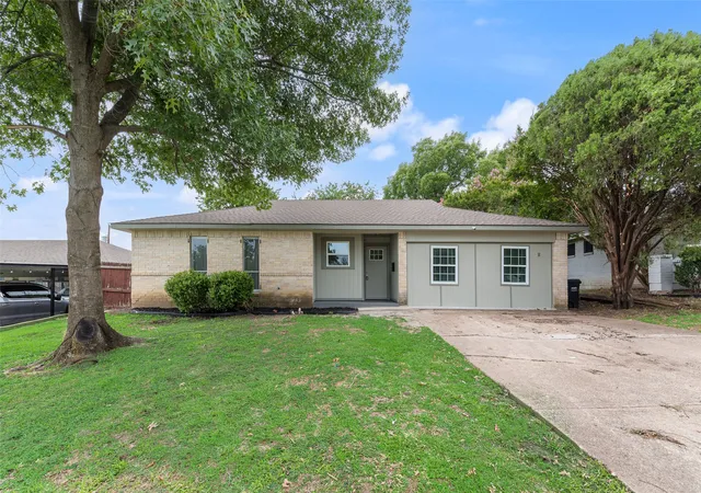 Photo 1 of Sale Pending at 2514 Bobwhite Blvd, Mesquite, TX 75149 | MLS# 21308881 | Listing updated on 2026-09-11