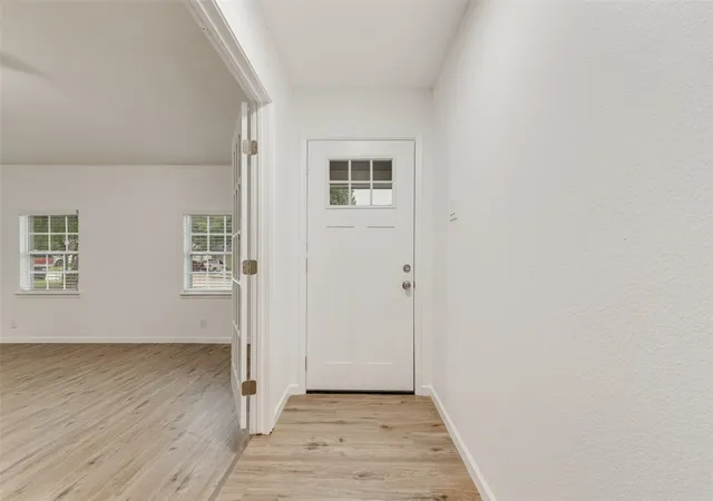 Photo 3 of Sale Pending at 2514 Bobwhite Blvd, Mesquite, TX 75149 | MLS# 21308881 | Listing updated on 2026-09-11
