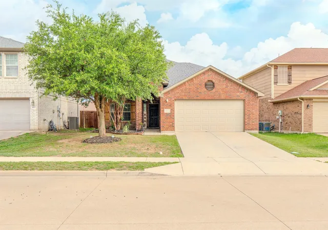 Photo 1 of Single family home for sale at 4117 Tiburon St, Fort Worth, TX 76106 | MLS# 21313510 | Listing updated on 2026-09-11