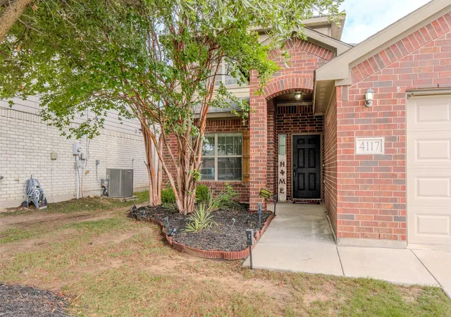 Photo 3 of Single family home for sale at 4117 Tiburon St, Fort Worth, TX 76106 | MLS# 21313510 | Listing updated on 2026-09-11