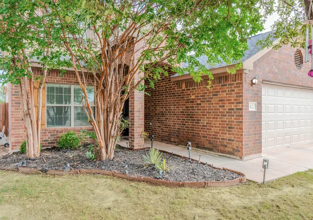 Photo 4 of Single family home for sale at 4117 Tiburon St, Fort Worth, TX 76106 | MLS# 21313510 | Listing updated on 2026-09-11