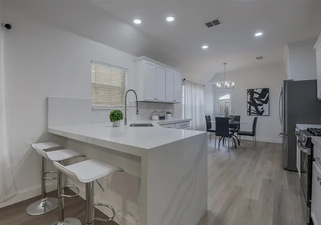 Photo 3 of Single family home for sale at 2828 Houston Wood Dr, Fort Worth, TX 76244 | MLS# 21311235 | Listing updated on 2026-09-09